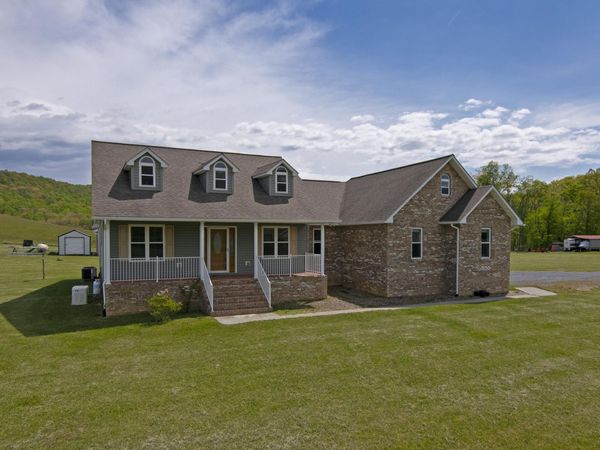 5882 Lockbridge Rd, Meadow Bridge, WV 25976