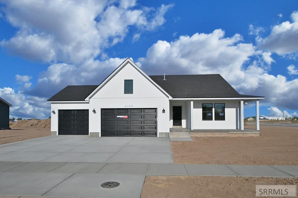 4765 N Ola Vista Avenue, Idaho Falls, ID 83401 Main Photo