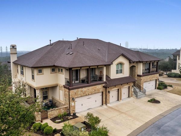 167 Roberto DR, Unit 15B, Lakeway, TX 78734