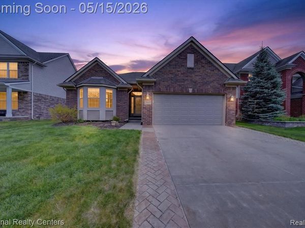 28657 Oakmonte Circle W, Lyon Twp, MI 48165