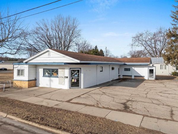 302 COLLINS AVENUE, Oconto, WI 54153