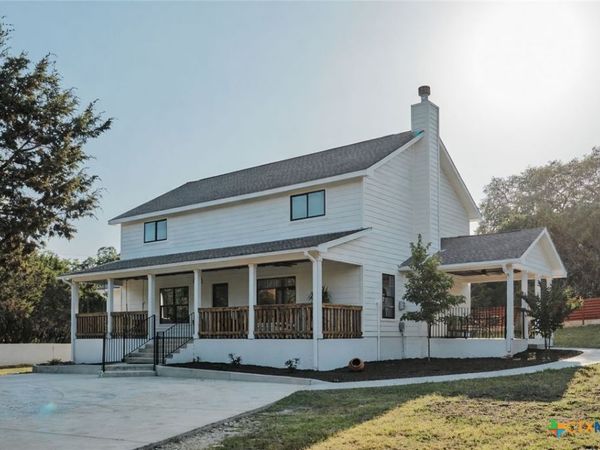 275 Stallion Springs Drive , Fischer, TX 78623
