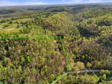 9999 490 Highway, East Bernstadt, KY 40729