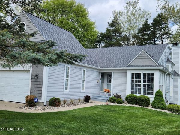 1930 Creek Landing, Haslett, MI 48840