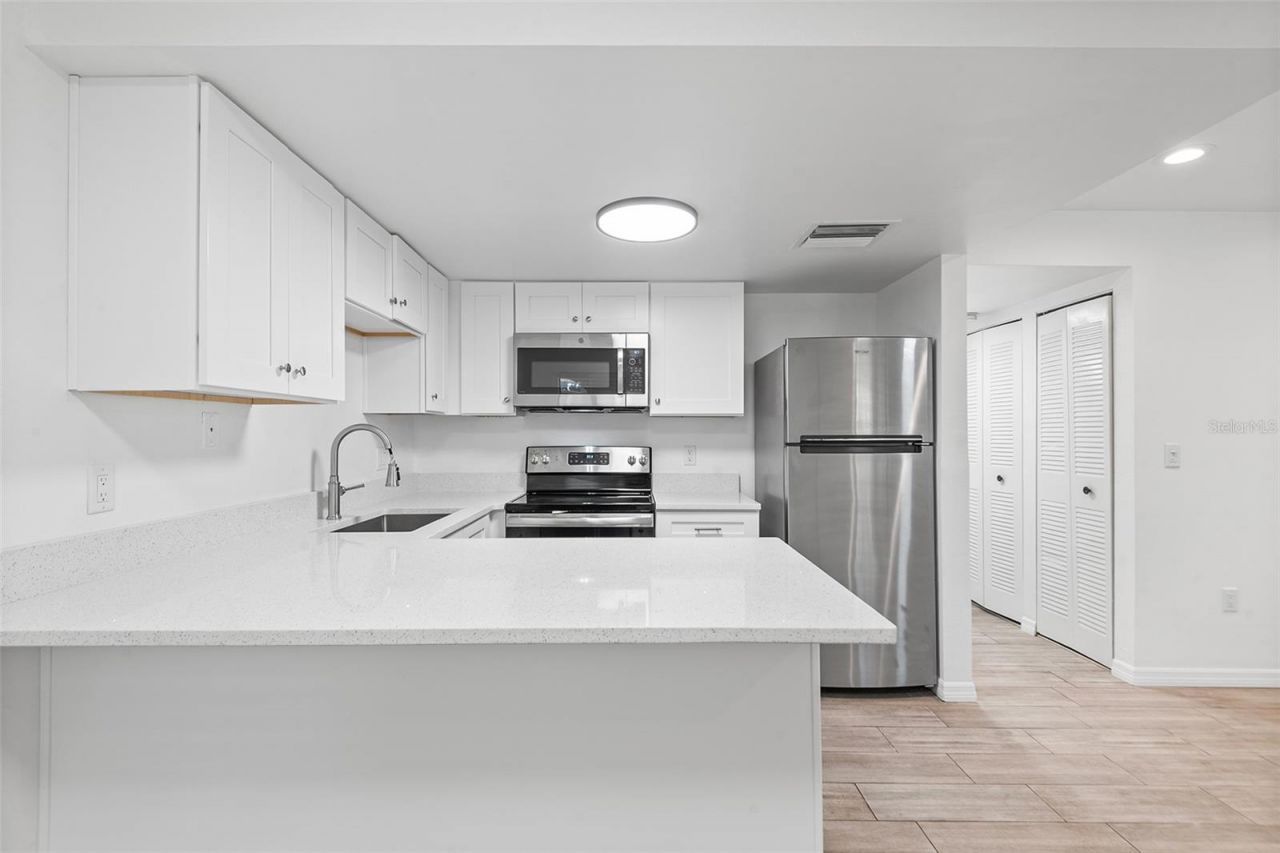 555 62nd Street S, Unit 103, Saint Petersburg, FL 33707 Photo