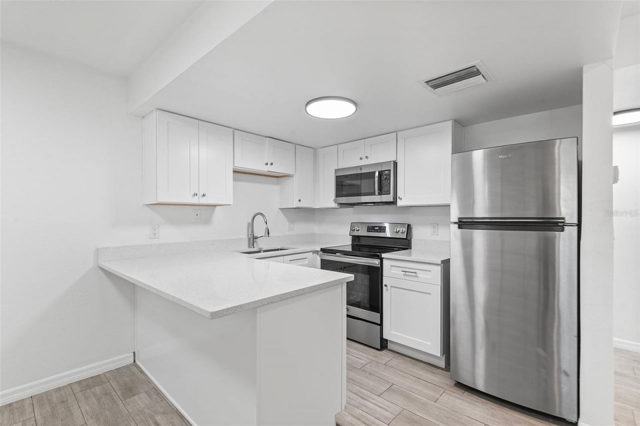 555 62nd Street S, Unit 103, Saint Petersburg, FL 33707 Photo