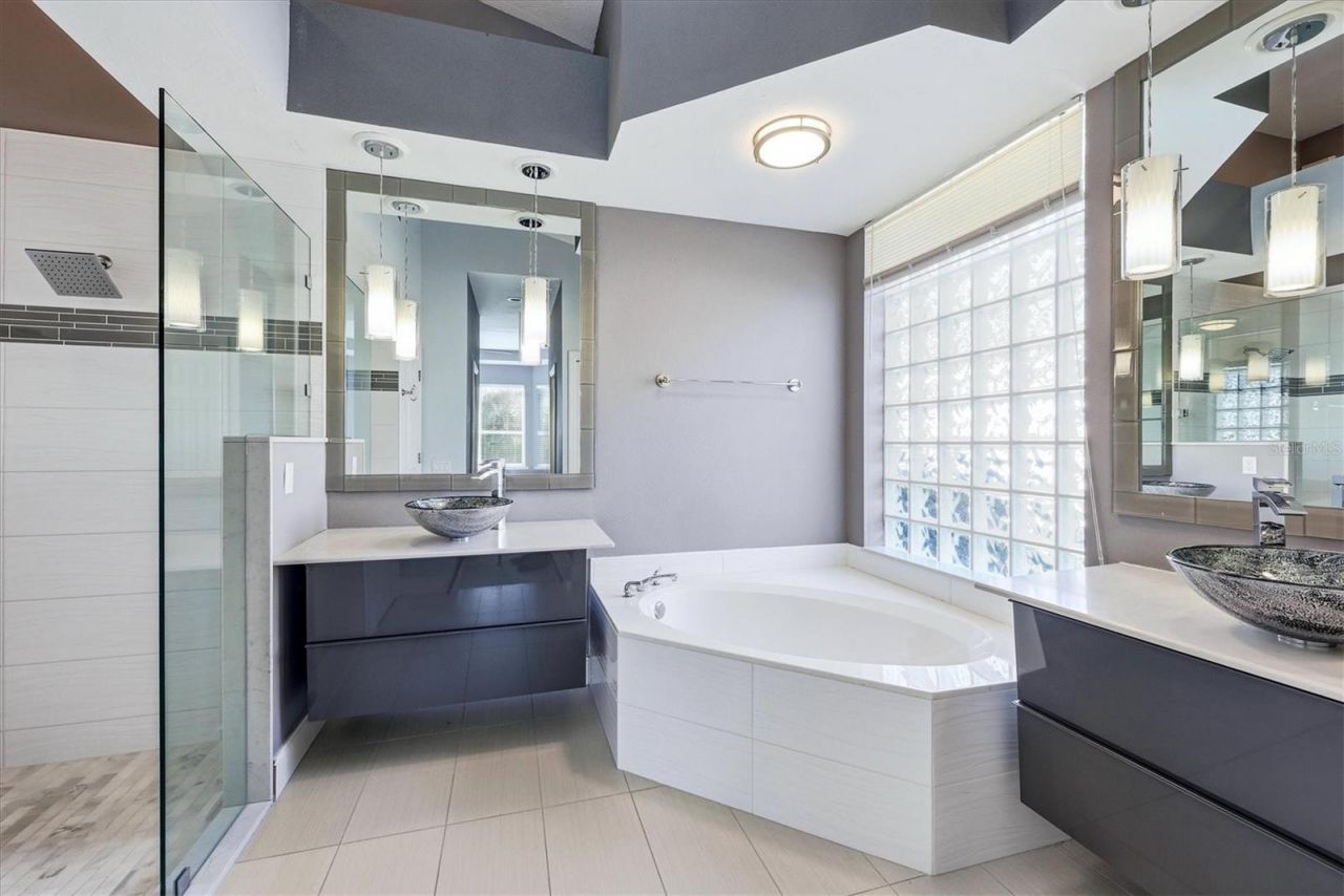 7131 Kensington Court, University Park, FL 34201 Photo