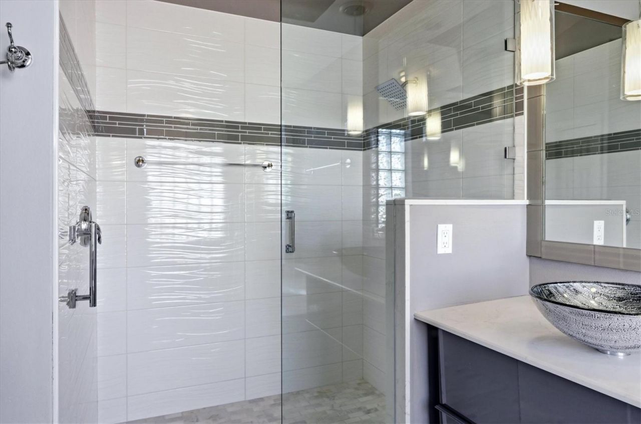 7131 Kensington Court, University Park, FL 34201 Photo