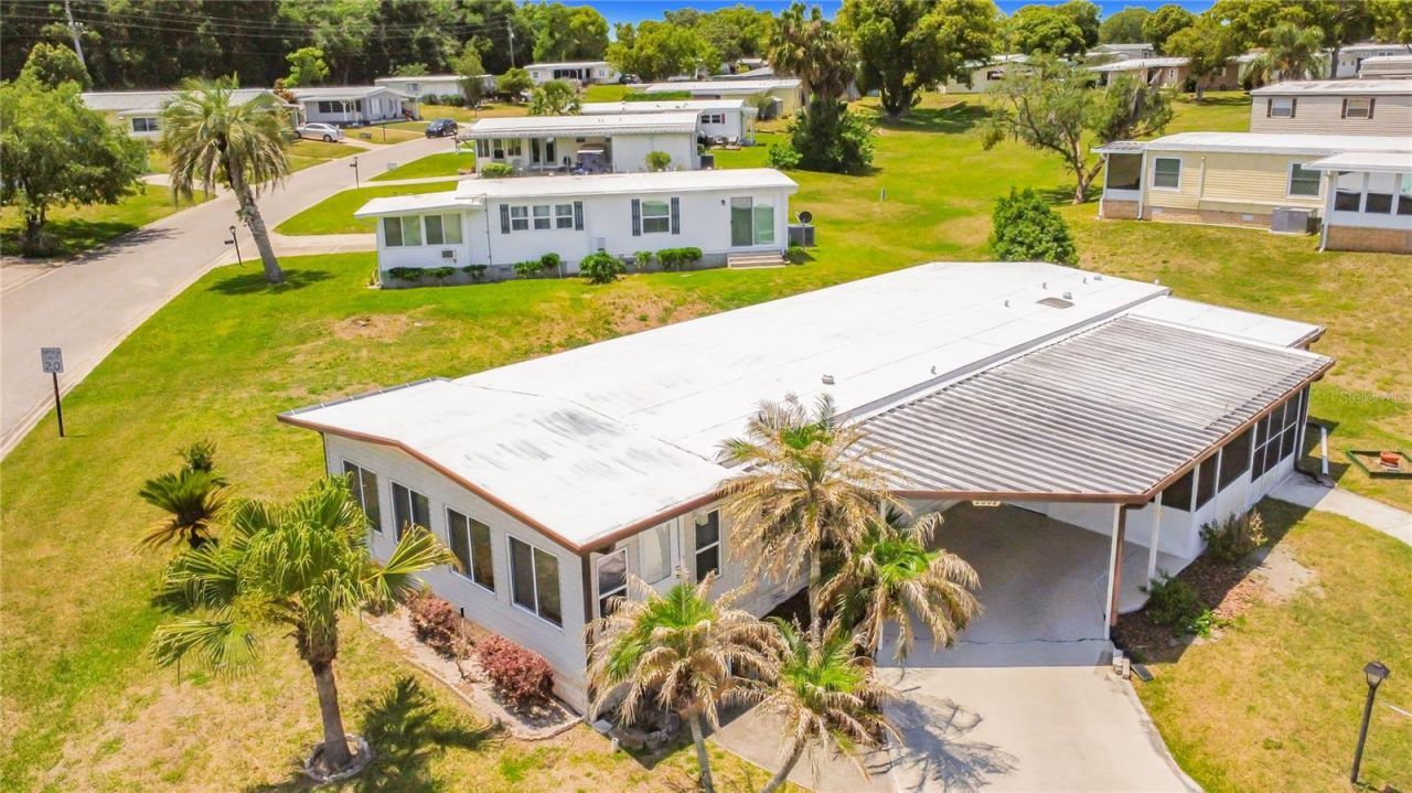 2002 SW Live Oak Lane , Zellwood, FL 32798
