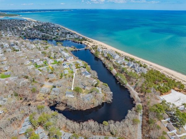 21 Uncatena Rd, Mashpee, MA 02649