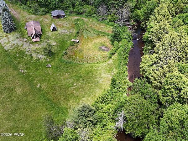 472 Braman Road, Equinunk, PA 18417