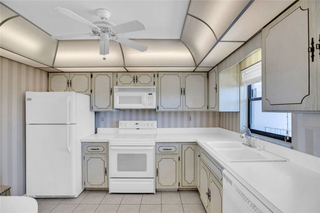 5300 Highway A1a, Unit 404, Indian River Shores, FL 32963 Photo