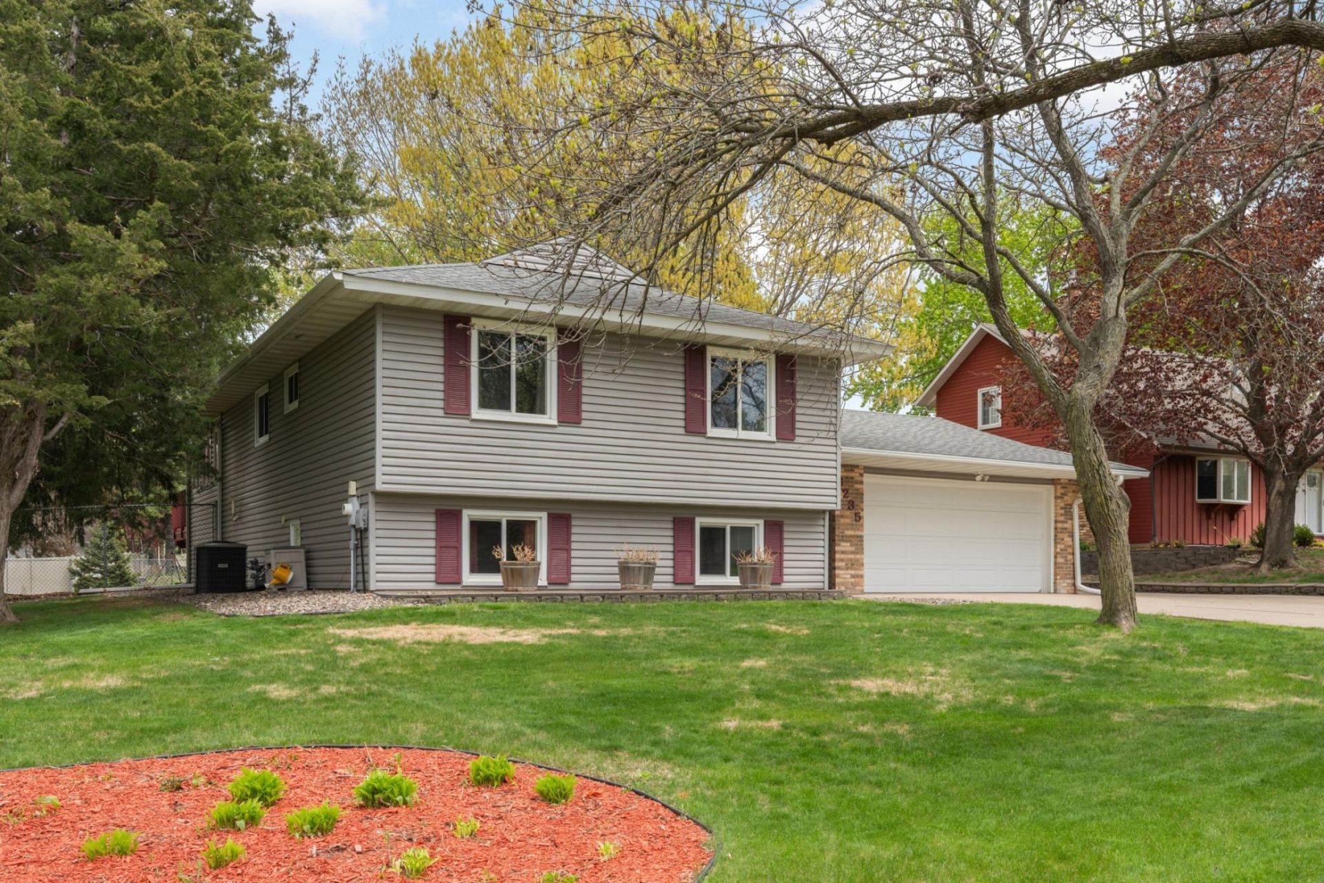 8235 Indian Boulevard Court S, Cottage Grove, MN 55016 Main Photo