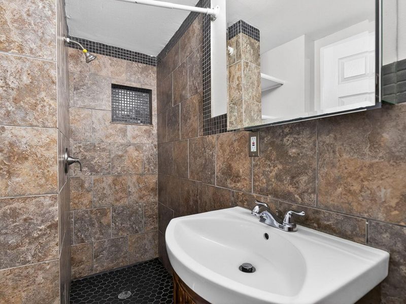 830 Kerr Street , Columbus, OH 43215 Photo 18