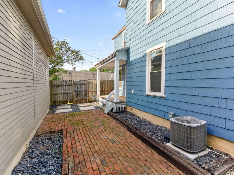 830 Kerr Street , Columbus, OH 43215 Photo 3