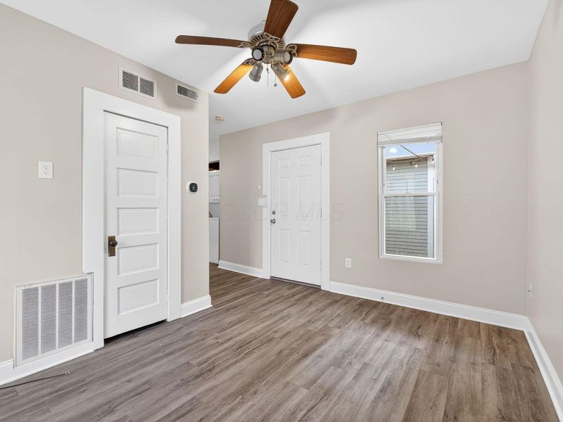 830 Kerr Street , Columbus, OH 43215 Photo 9