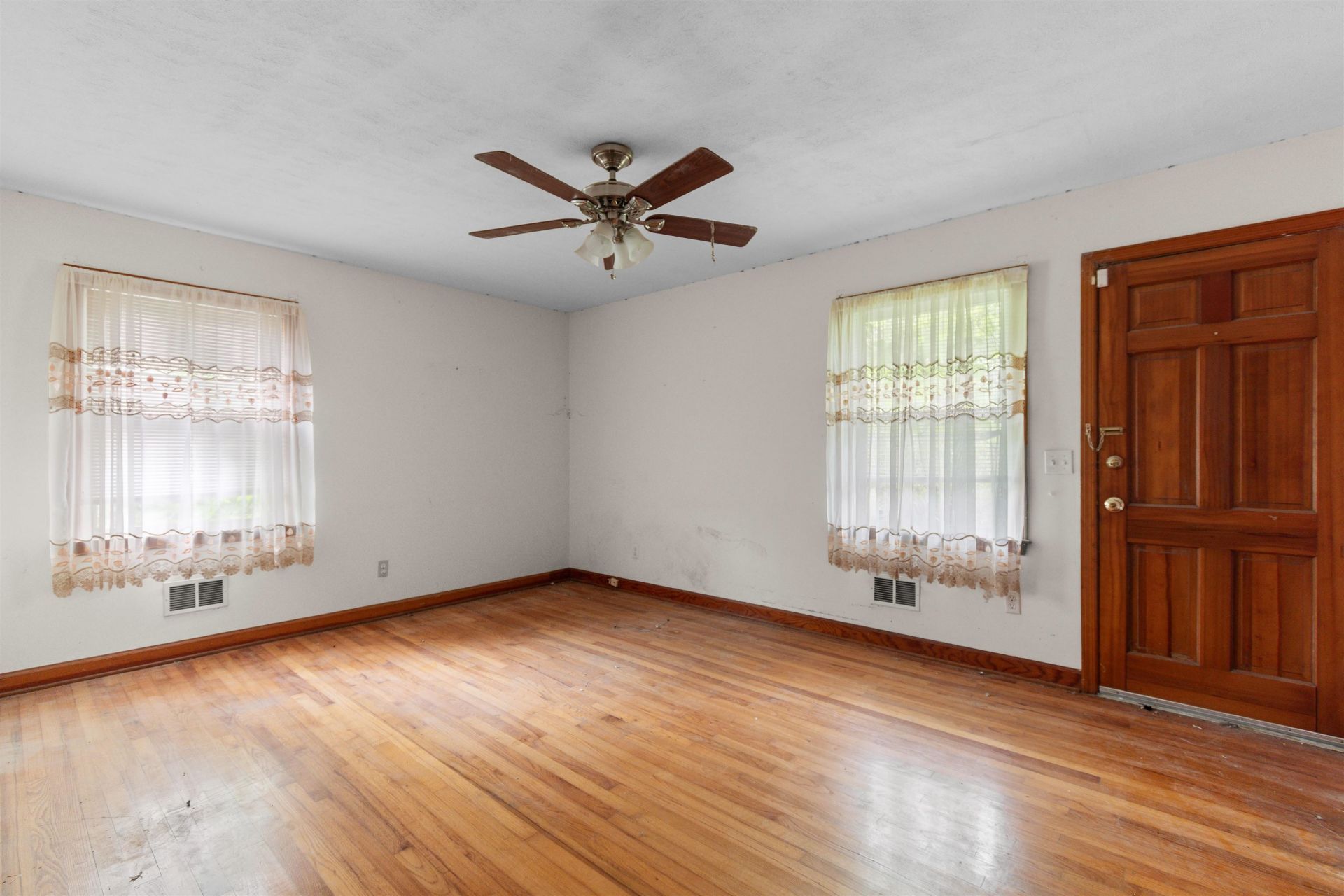 10201 Lake Swamp Rd. Photo 10