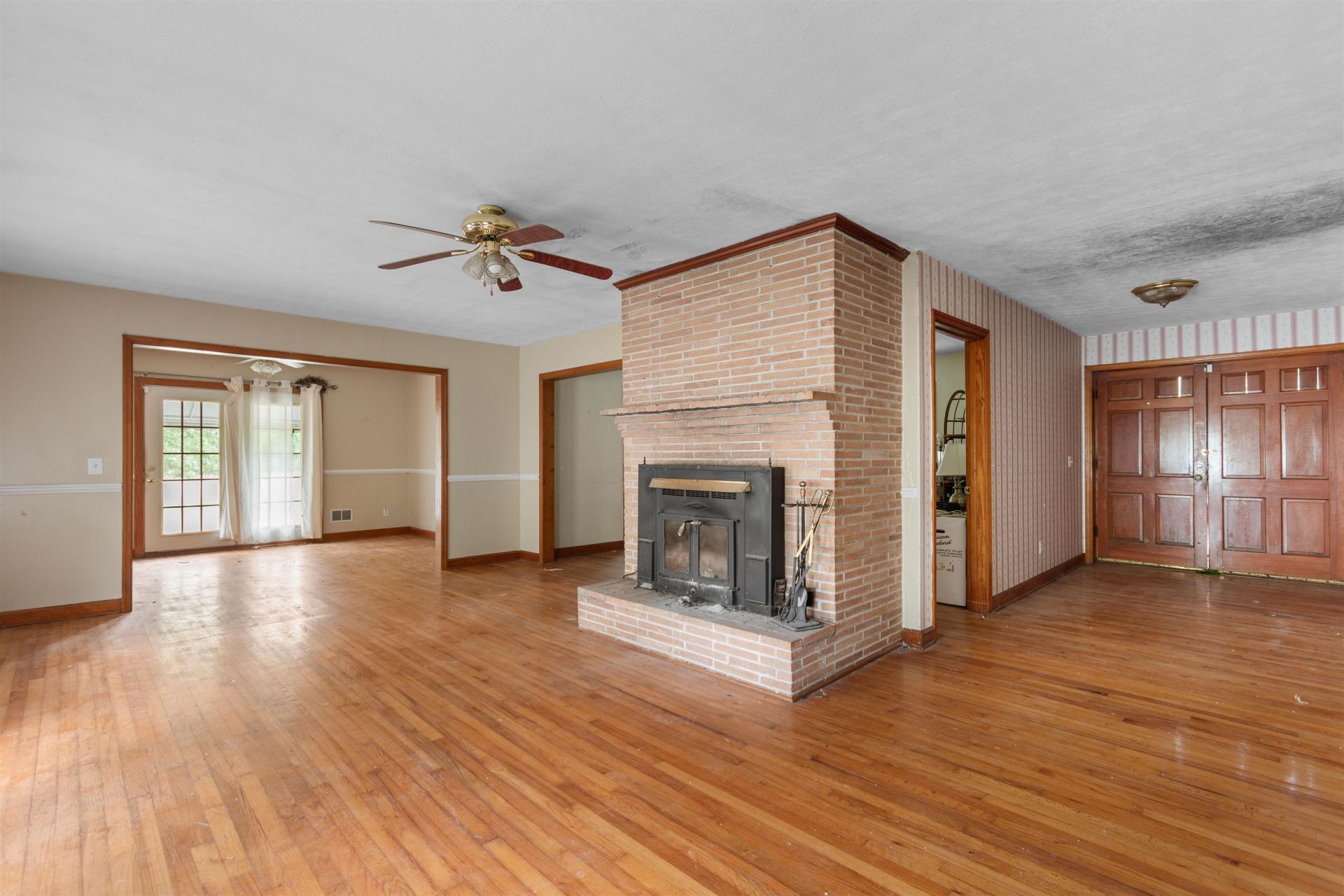 10201 Lake Swamp Rd. Photo 9