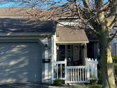 378 Summerhaven Drive N, East Syracuse, NY 13057