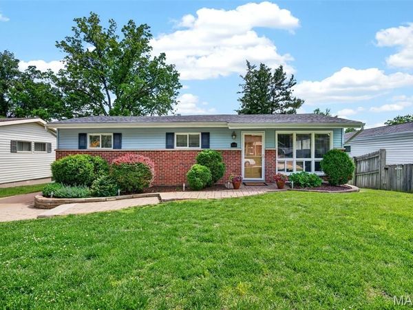 512 Acorn Drive, St Louis, MO 63126