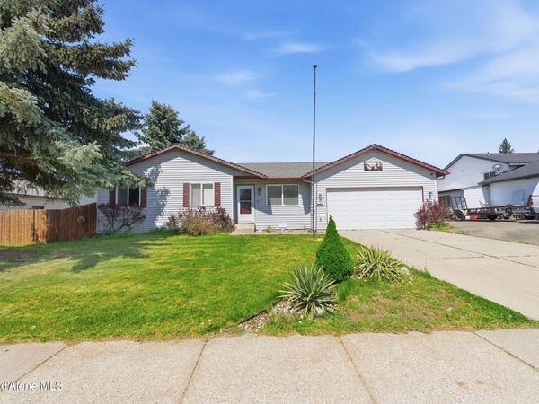 6637 W Silverado ST, Rathdrum, ID 83858