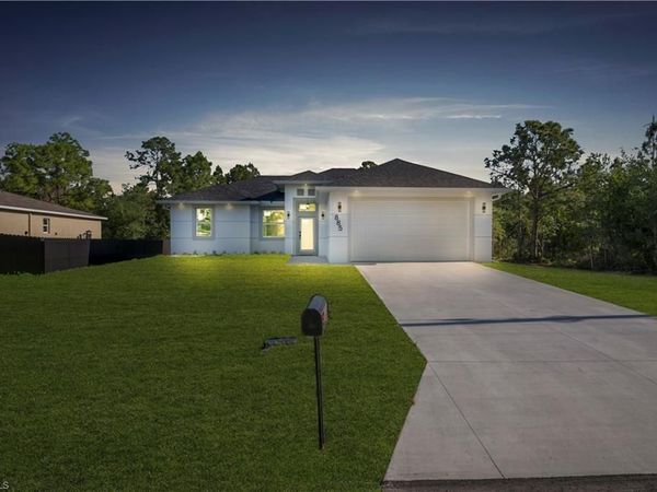 885 Barcia ST E, LEHIGH ACRES, FL 33974