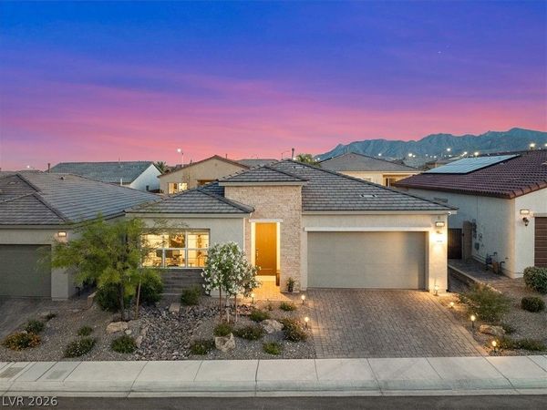 9987 Yetti Stroll Avenue , Las Vegas, NV 89166