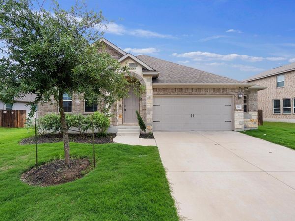 520 Middle Brook DR, Leander, TX 78641