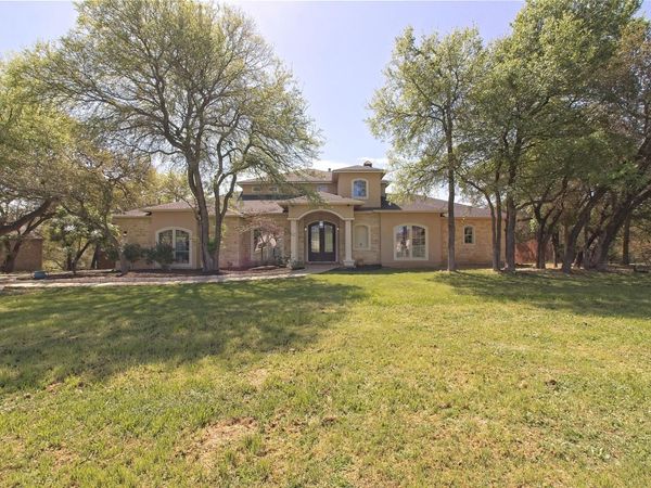 125 Waterford LN, Georgetown, TX 78628
