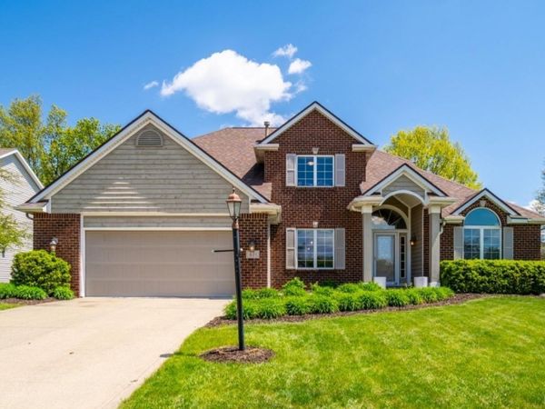421 Deer Cliff Run, Fort Wayne, IN 46804