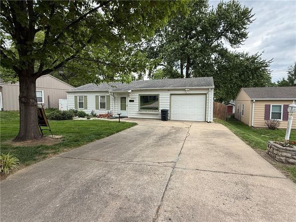 3303 Mandan Lane, St Joseph, MO 64503