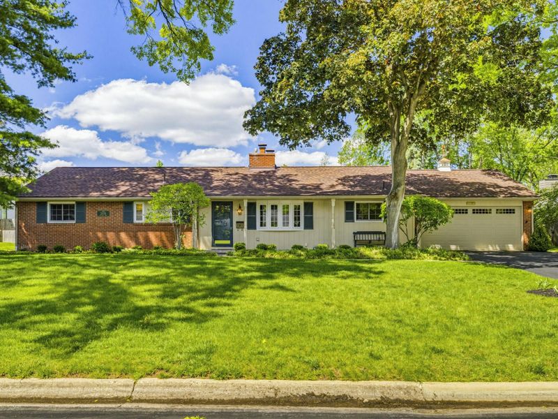 2074 Nayland Road, Upper Arlington, OH 43220 Photo 1