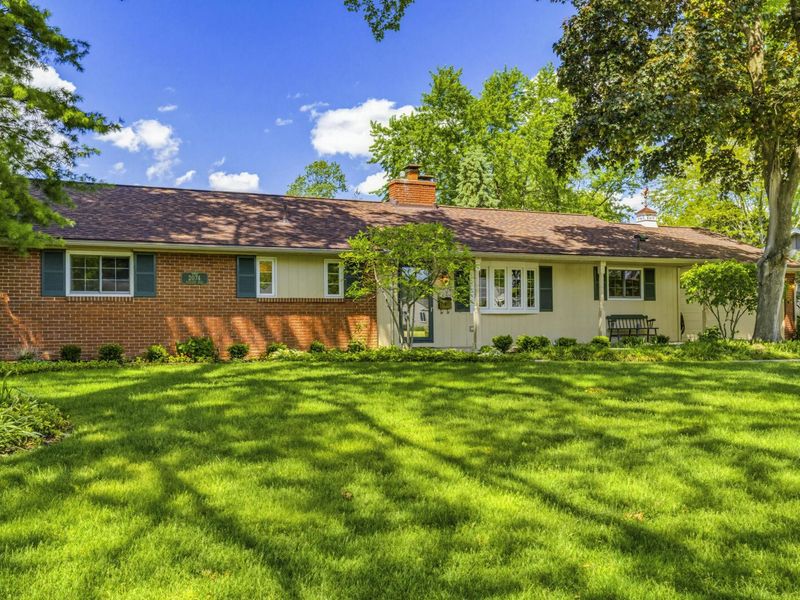 2074 Nayland Road, Upper Arlington, OH 43220 Photo 3