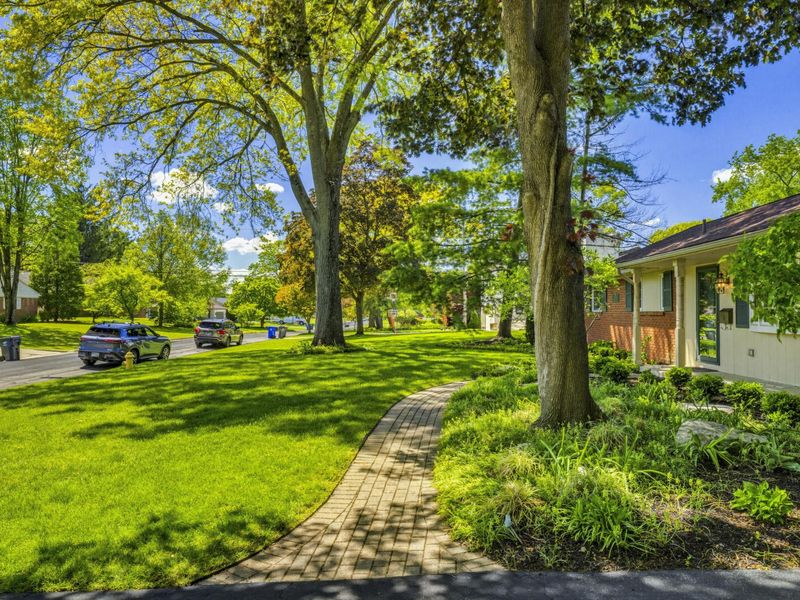 2074 Nayland Road, Upper Arlington, OH 43220 Photo 5