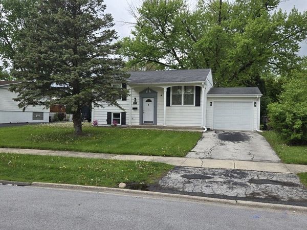 40 S Sycamore Lane , Glenwood, IL 60425