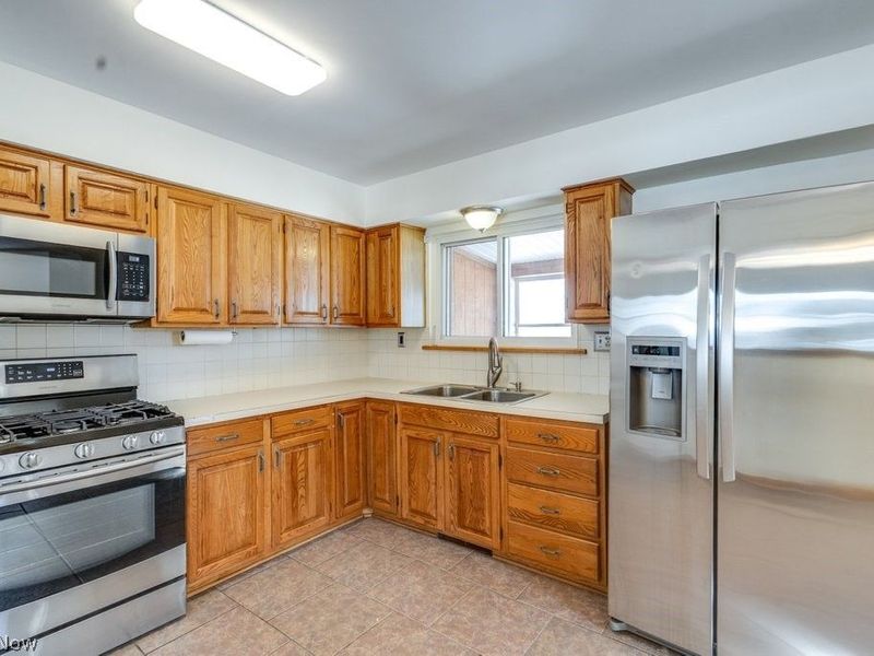 3532 Gary Drive , Mogadore, OH 44260 Photo 10