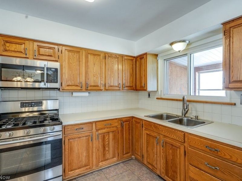 3532 Gary Drive , Mogadore, OH 44260 Photo 13