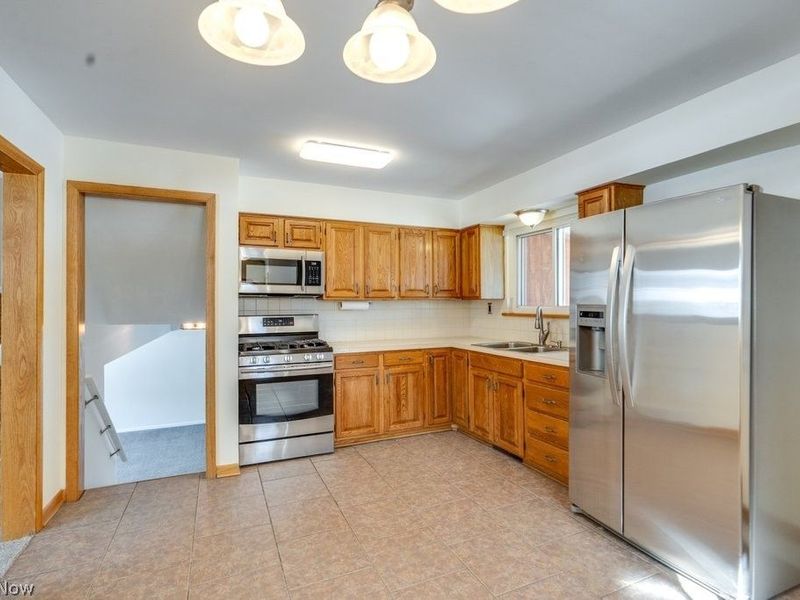 3532 Gary Drive , Mogadore, OH 44260 Photo 9