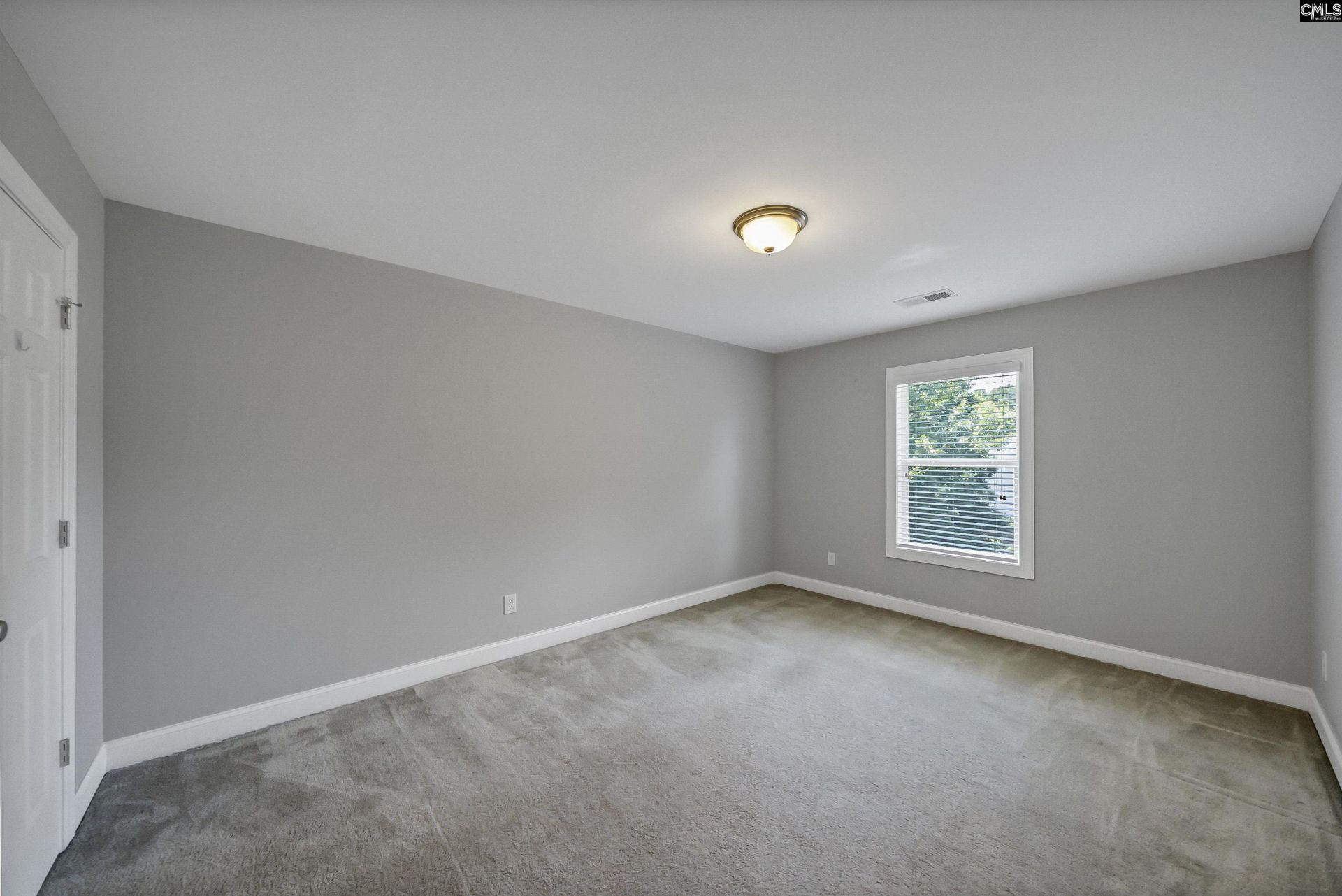 250 Grandflora Lane Photo 29