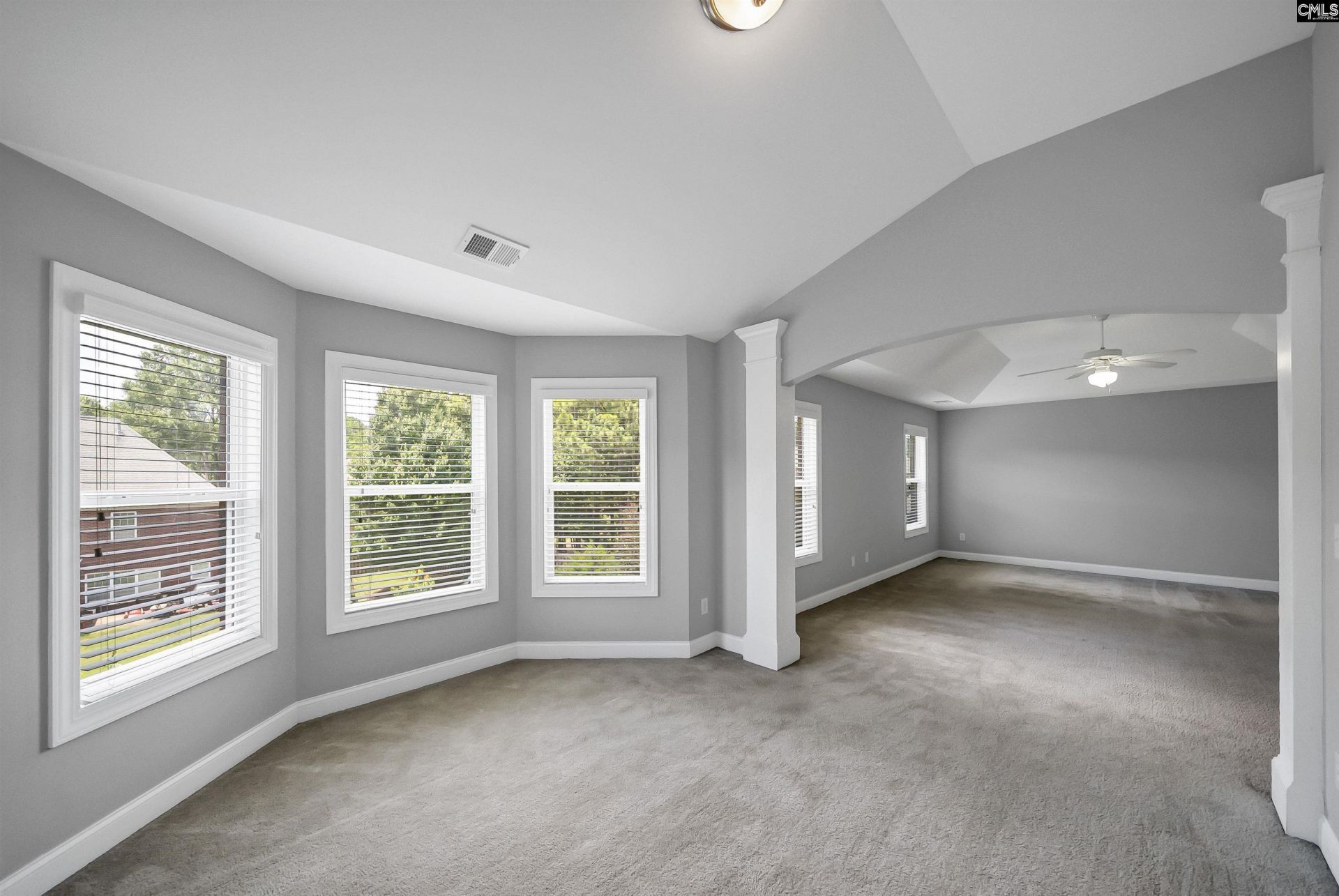 250 Grandflora Lane Photo 8