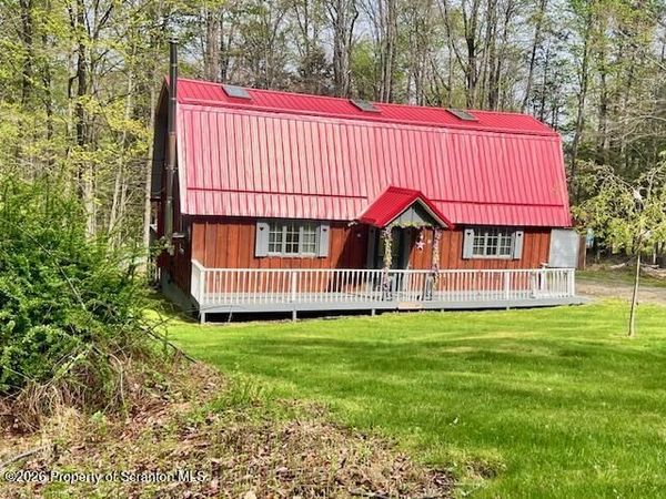 113 Fawnwood Drive, Greentown, PA 18426