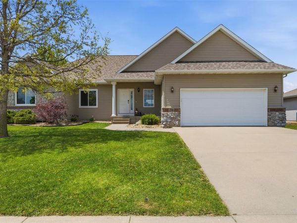 2705 44th Street, Marion, IA 52302