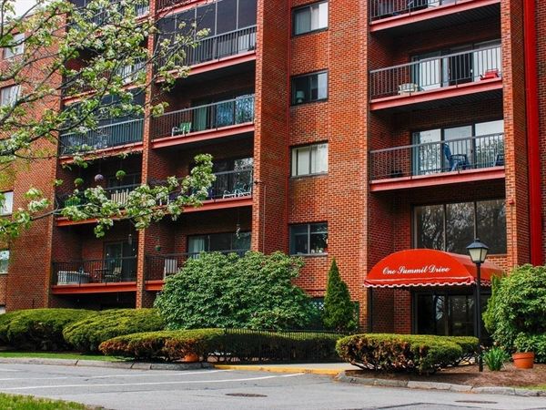 1 Summit Drive, Unit 24, Reading, MA 01867