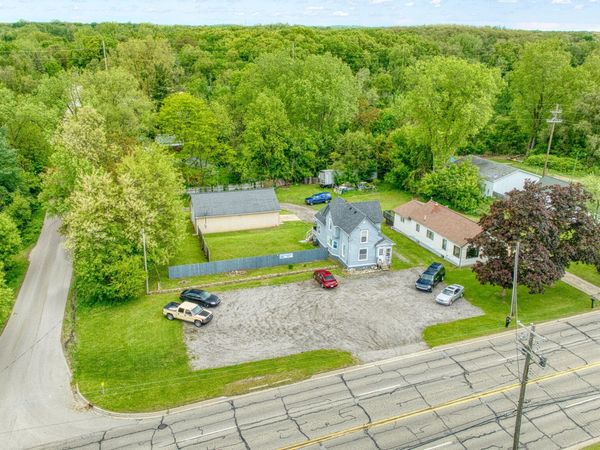 2716 Page Avenue, Jackson, MI 49203