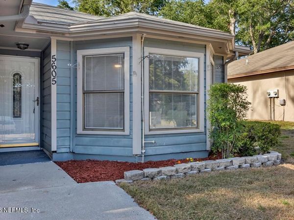 5605 PINEBAY Circle N, Jacksonville, FL 32244