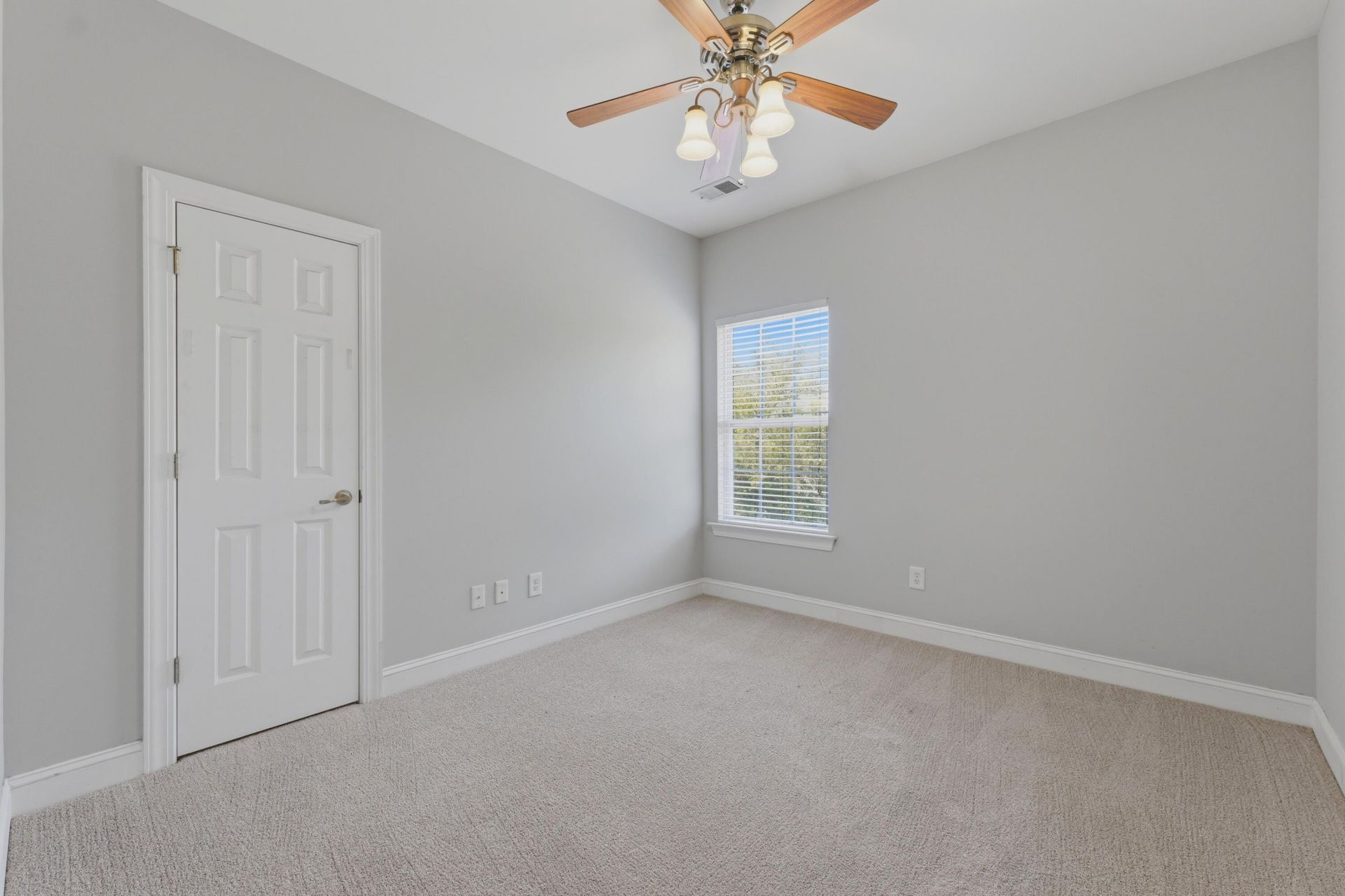 9652 Folklore Drive Photo 28