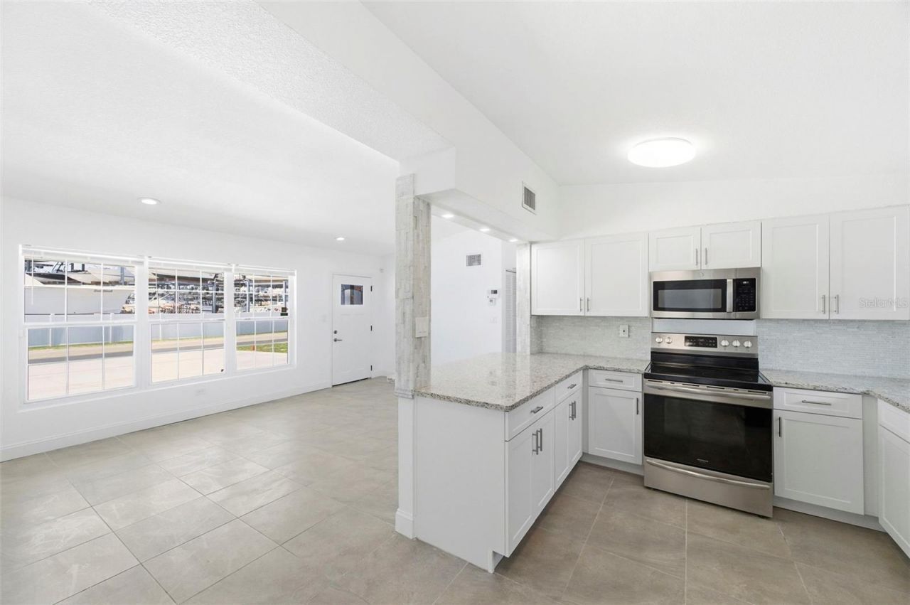 3325 W Shell Point Road , Ruskin, FL 33570 Photo