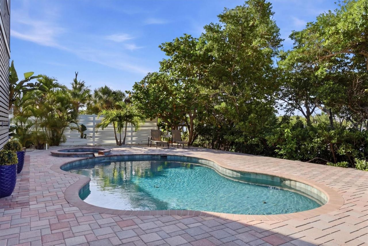 81 N Gulf Boulevard, Placida, FL 33946 Photo