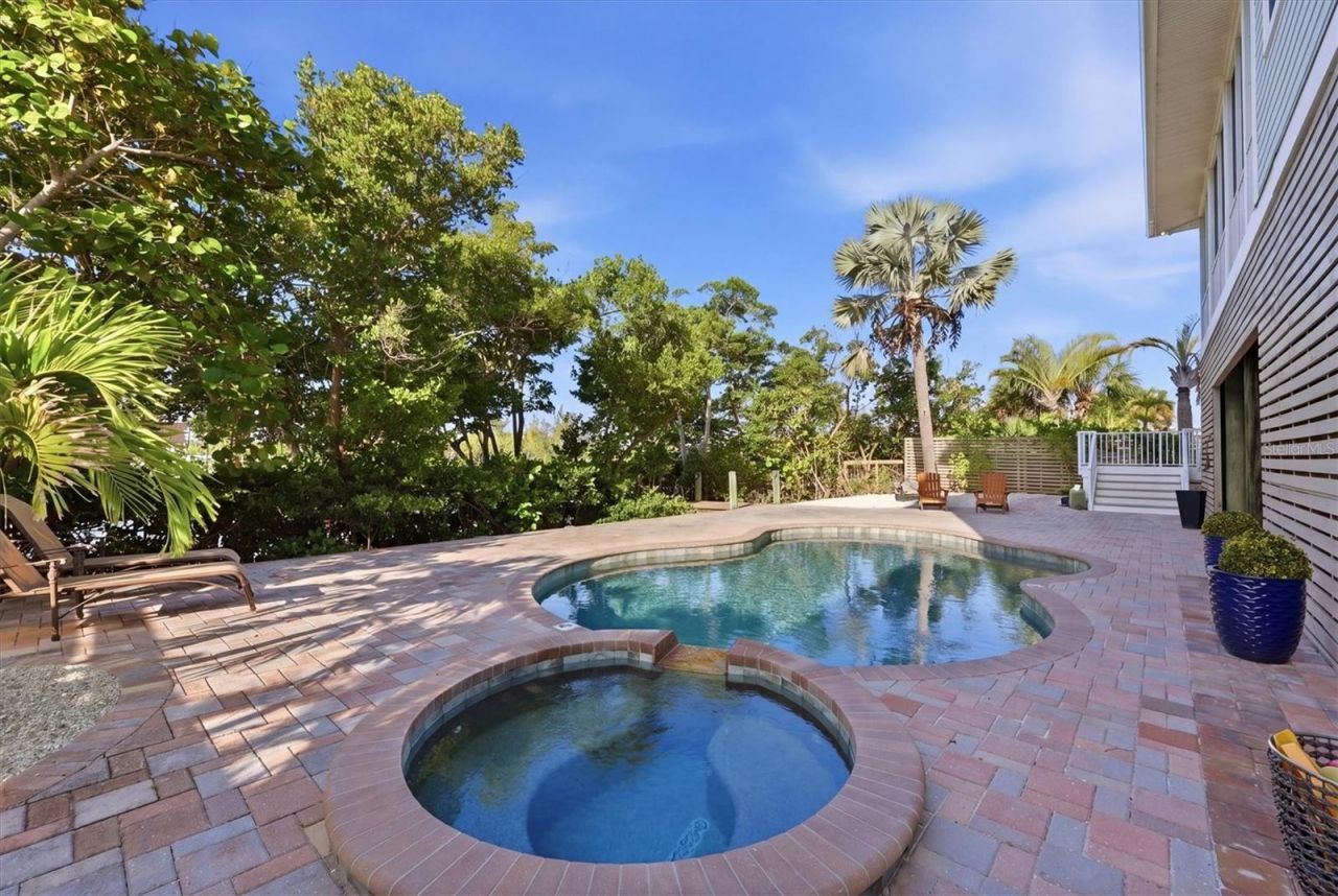 81 N Gulf Boulevard, Placida, FL 33946 Photo