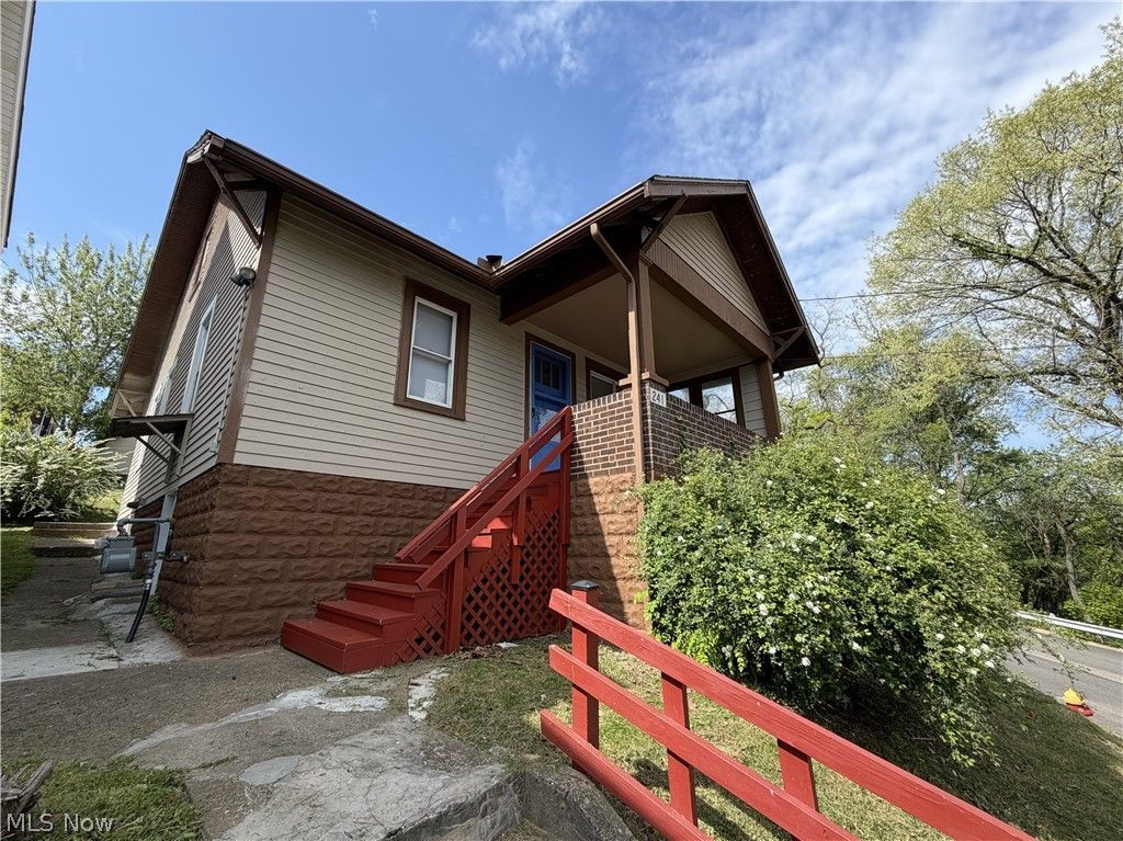 241 Beech Road, Weirton, WV 26062 Main Photo